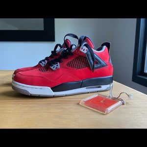 Air Jordan 4 Retro Toro Bravo